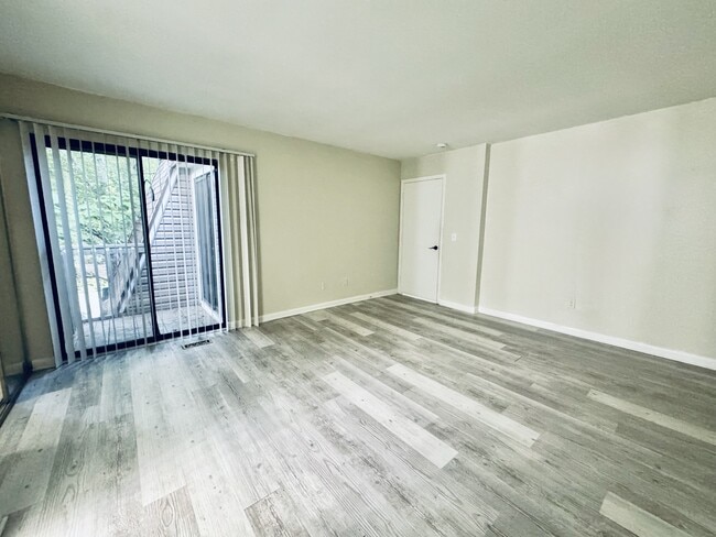 Building Photo - 202 Finley Forest Dr