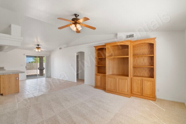 Building Photo - YOUR DREAM HOME AWAITS!