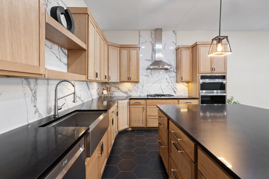 Building Photo - 2514 Carpenter Ave