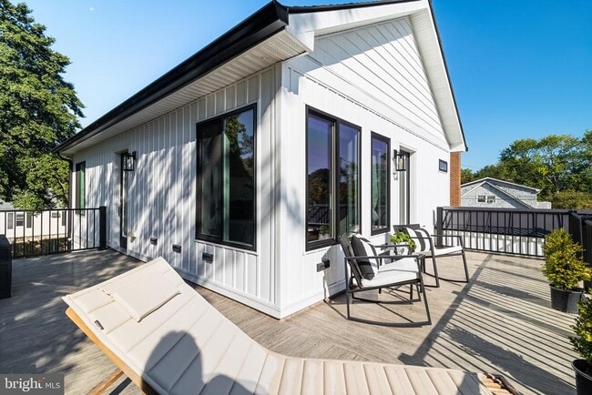 Building Photo - 84 S Chesapeake Ave