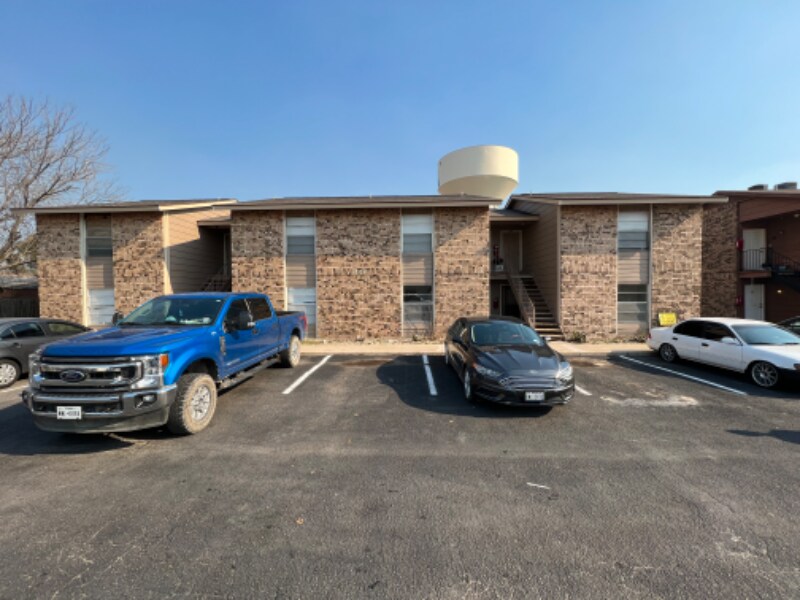 Building Photo - 1702 Kirk Ave