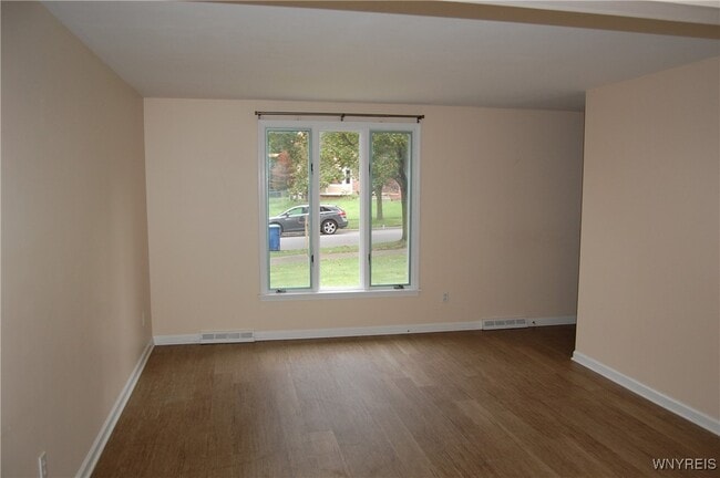 Building Photo - 59 Saber Ln