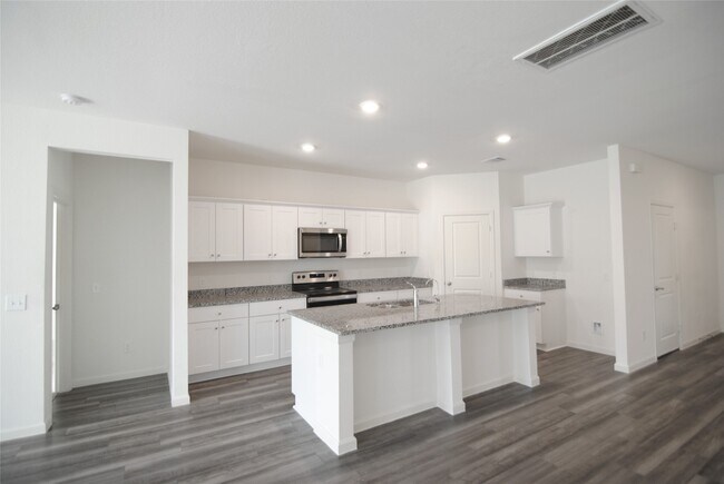 Building Photo - 1052 Water Oak Ln