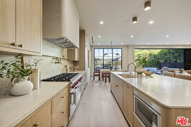 Building Photo - 14273 Greenleaf St