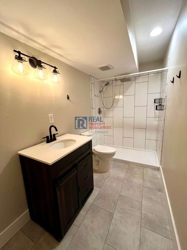 Building Photo - 7665 Buckeye Tree Ln