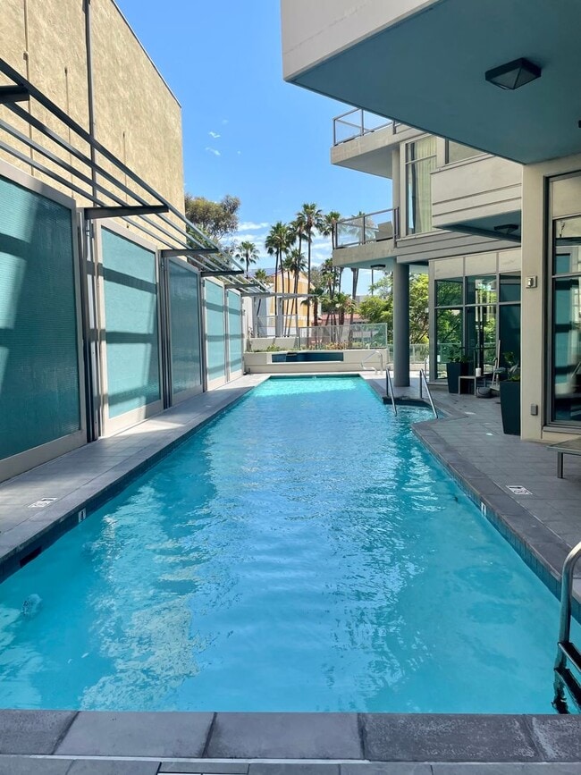 Building Photo - Gorgeous 3 Bedroom 2 Bath Condo For Rent a...