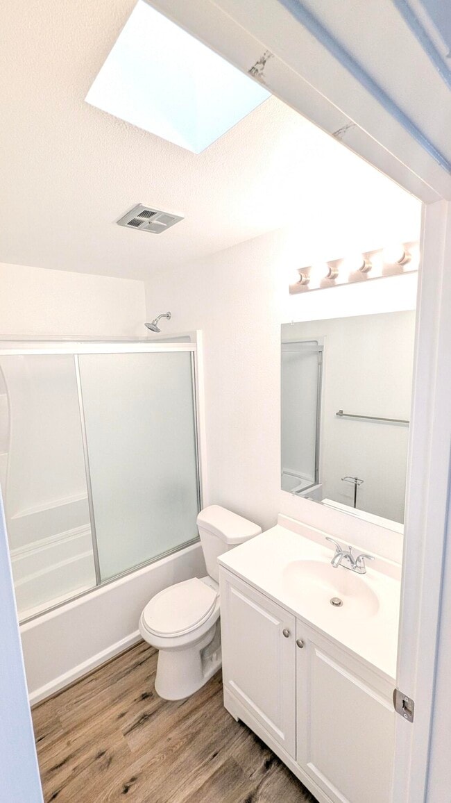 Building Photo - 2260 N Indian Canyon Dr