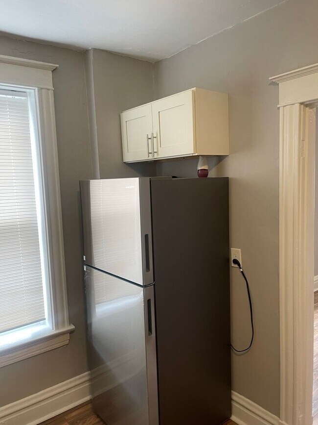 Building Photo - Coming Soon! One Bedroom Apartment with Wa...