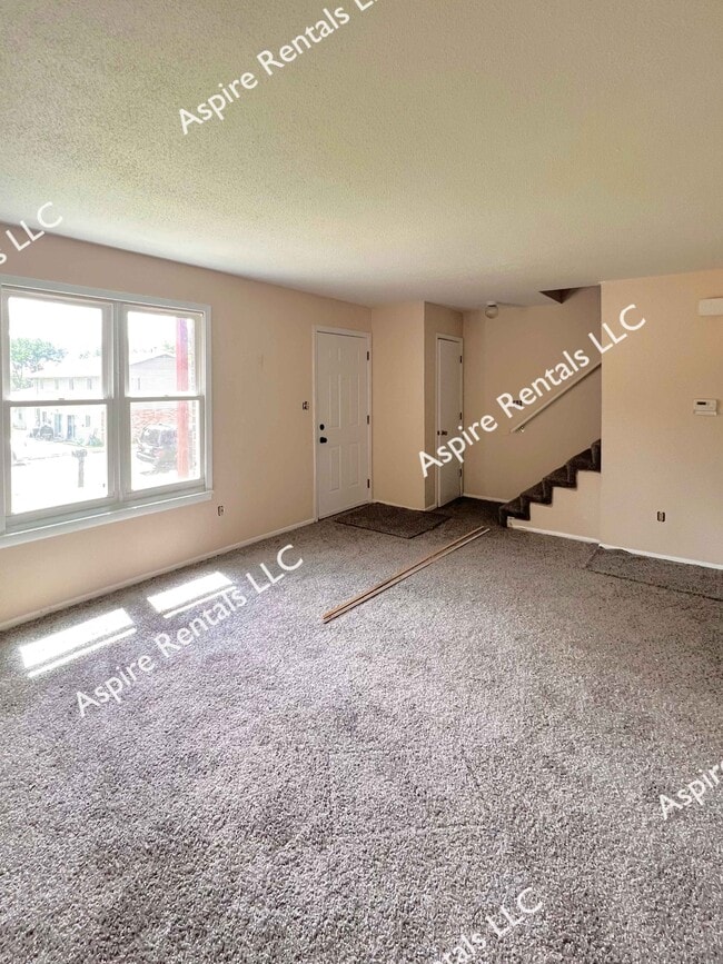 Building Photo - 2905 N Willowbrook Rd