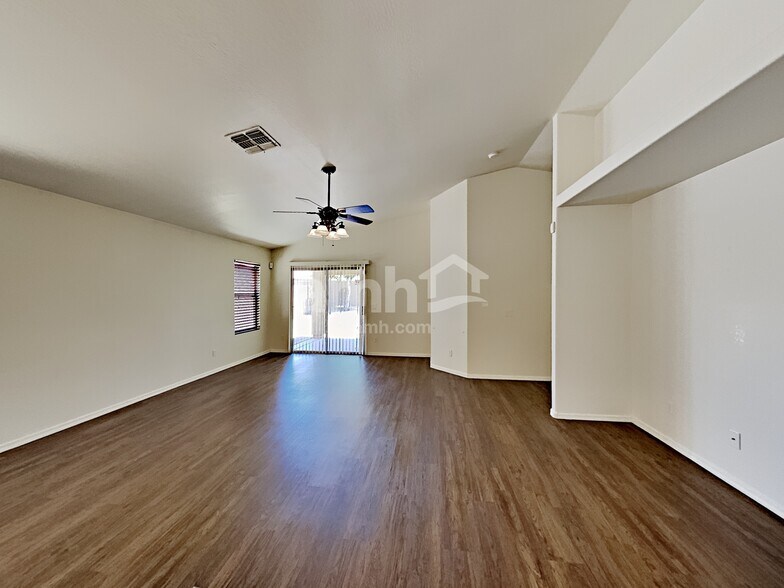 Building Photo - 3207 S 94th Ave