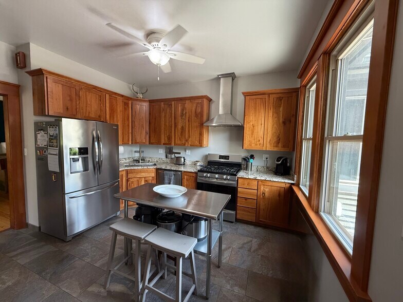 Primary Photo - 407 S. 6th Street