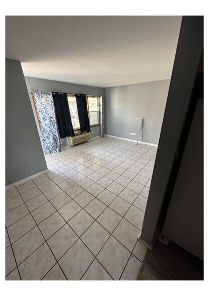 Building Photo - 3110 W 59th St