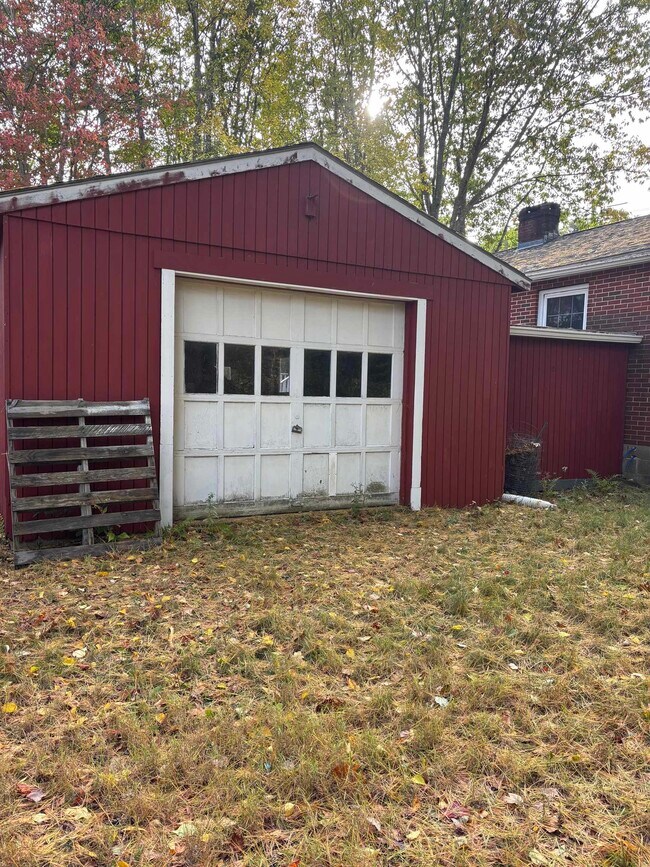 Building Photo - 280 Sagamore Rd