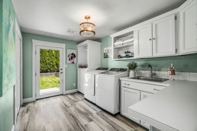Building Photo - Luxury Estate Compound in Woodinville
