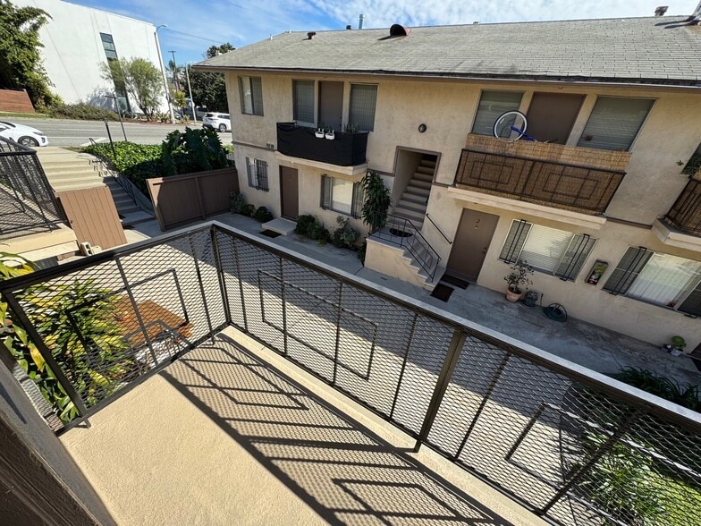 Building Photo - 5102 Inglewood Blvd