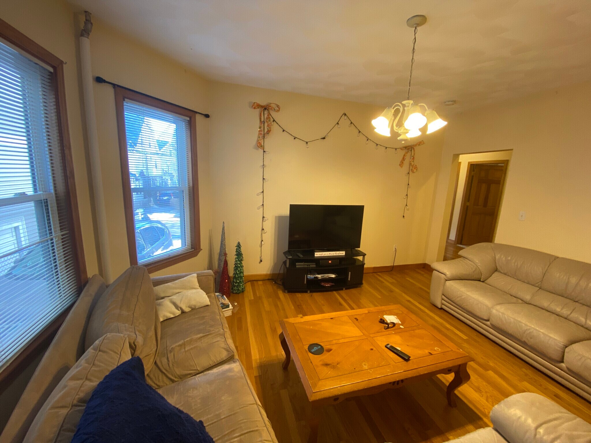 Building Photo - 37 Hancock St