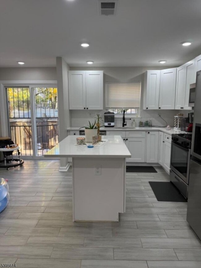 Building Photo - 342 S 20th St