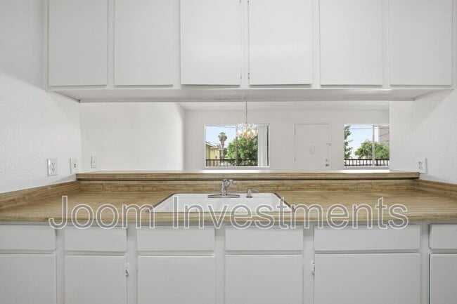 Building Photo - 1527 S Palm Ave