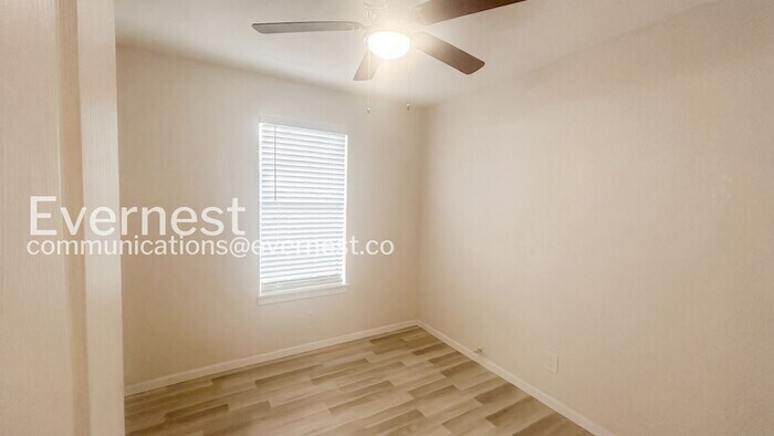 Building Photo - 125 Magendie St