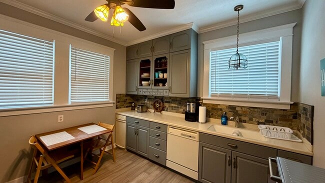 Building Photo - 500 Barrett St