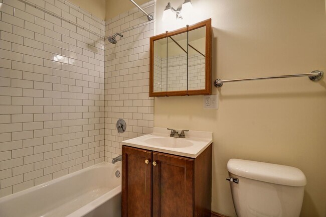 Building Photo - 3724 N Fremont St