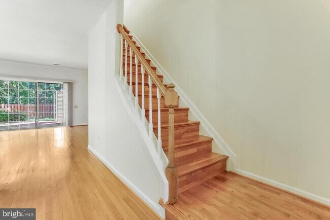 Building Photo - 7170 Westfield Ct