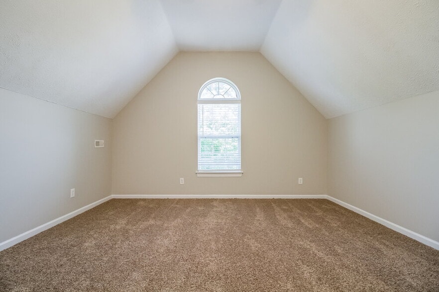 Building Photo - 3426 Cross Meadow Dr