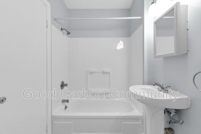 Building Photo - 131 Allen St