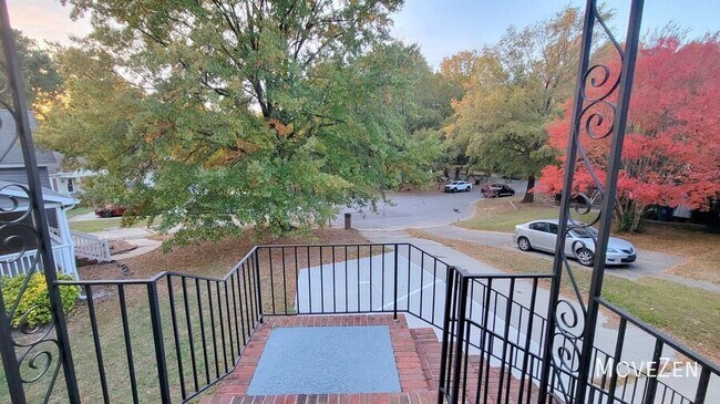 Building Photo - 7 Ratcale Ln