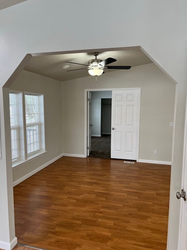 Building Photo - Lovely 3 bedroom home on property