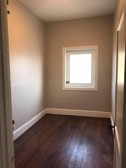 Building Photo - 417 3rd St