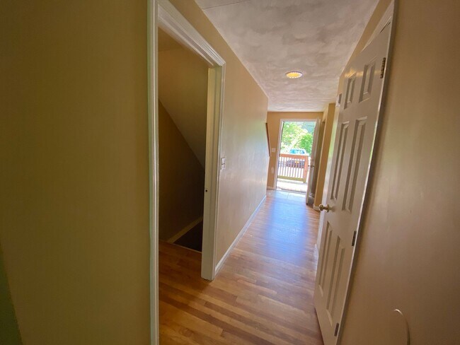 Building Photo - 209 Robert Dr