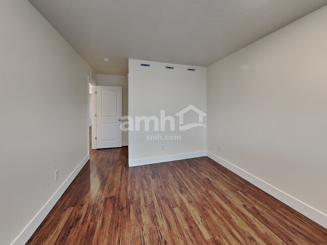 Building Photo - 1317 E Old Mesquite St