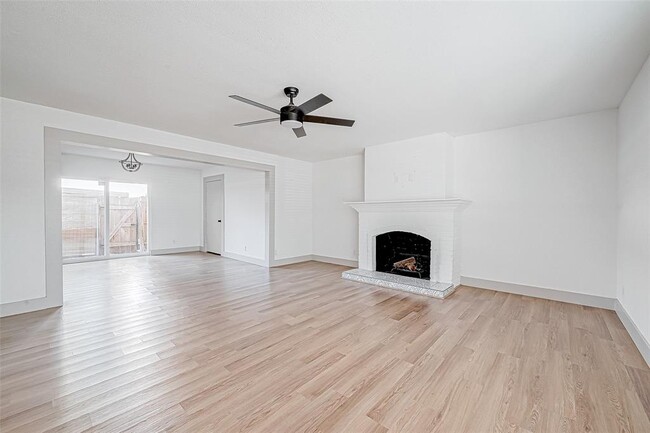 Building Photo - 4040 San Felipe St