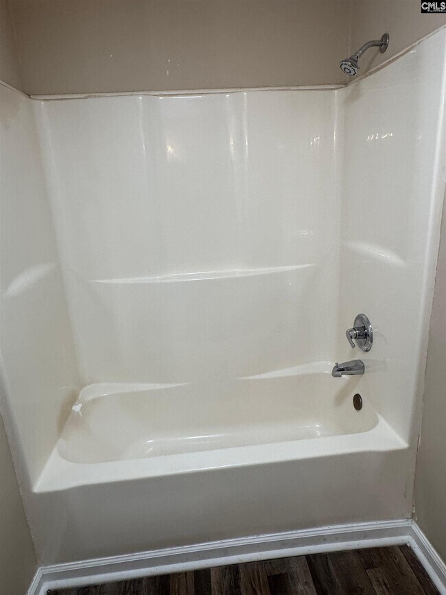 Building Photo - 477 Bushberry Rd