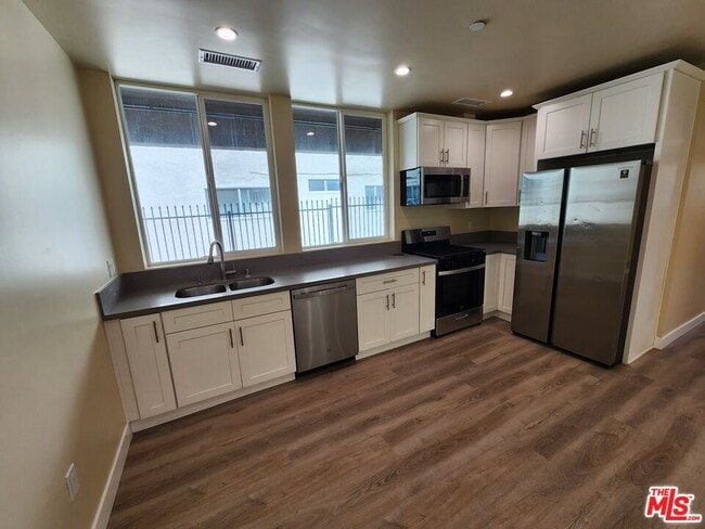 Building Photo - 2726 Cochran Ave