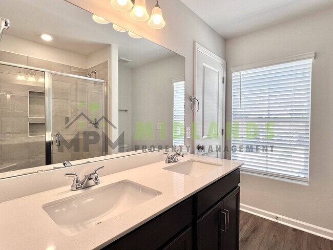 Building Photo - 3068 Harborview Dr