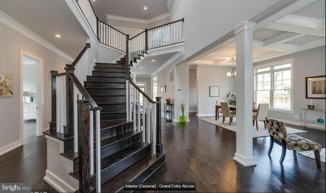 Building Photo - 9814 Fernwood Rd