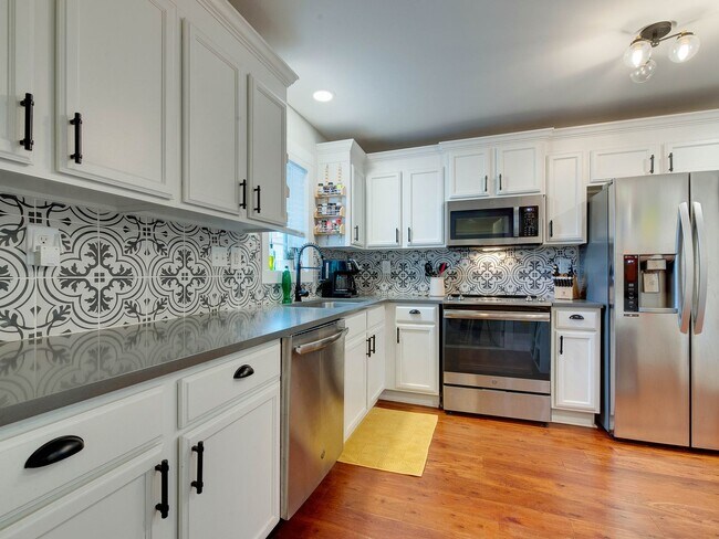 Building Photo - Updated and well appointed home in the his...