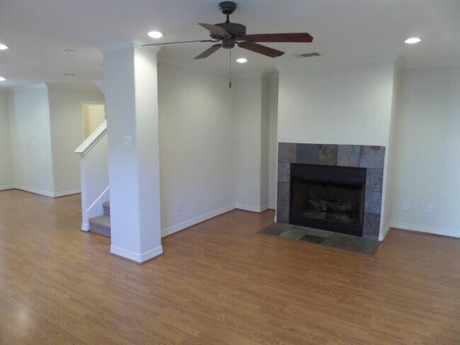 Building Photo - 3710 Sherwood Ln