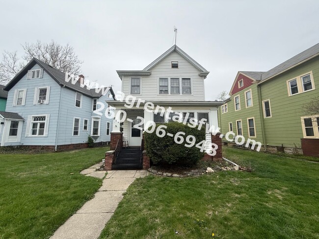 Primary Photo - 811 Columbia Ave