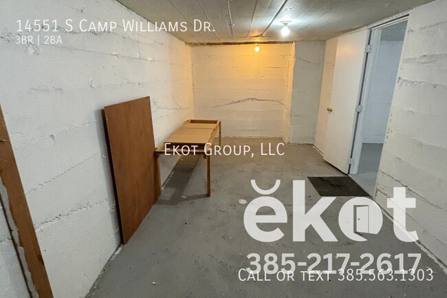 Building Photo - 14551 S Camp Williams Rd