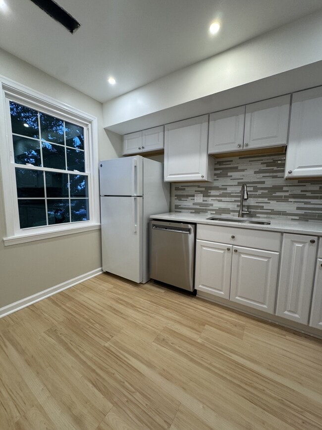 Building Photo - 774 Quince Orchard Blvd