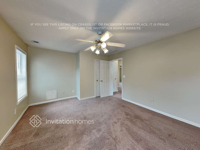 Building Photo - 1042 Simon Park Cir