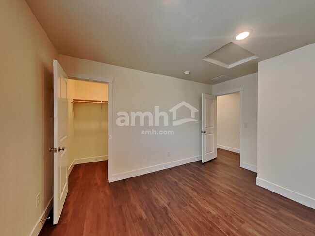 Building Photo - 1400 Alderleaf Ave