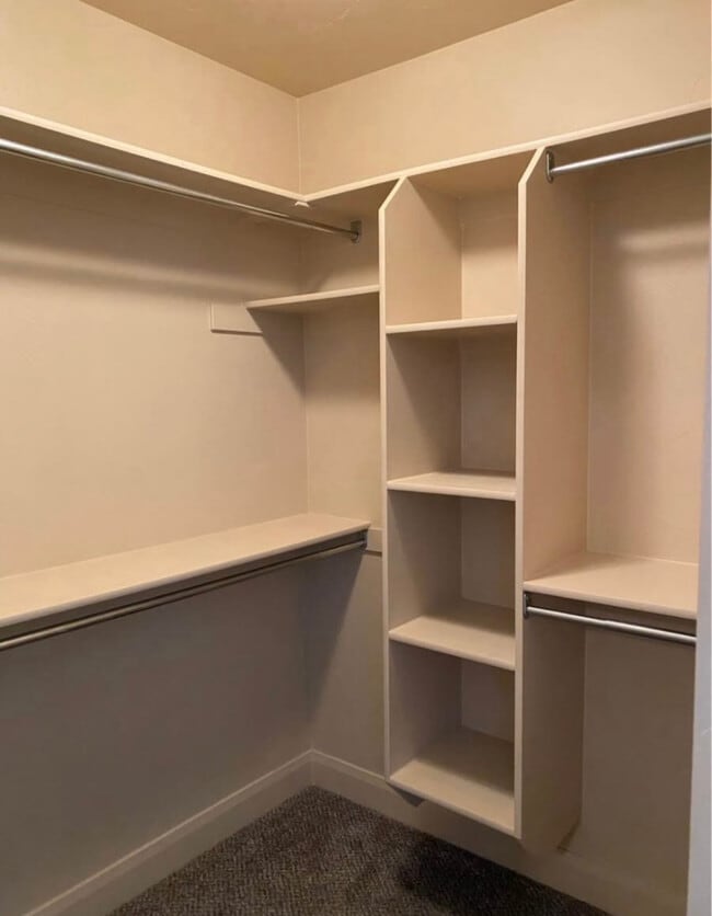 Building Photo - 920 S 25 E