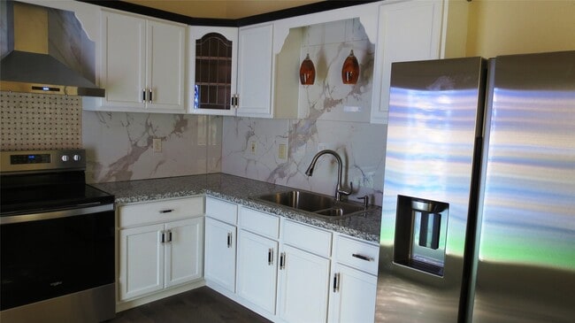 Building Photo - 2809 Avenue H