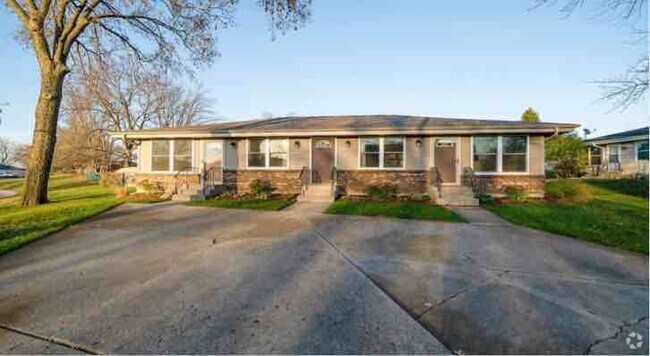 Building Photo - 3150 Jacqueline Dr