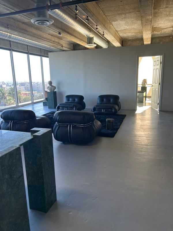 Building Photo - 2404 Wilshire Blvd