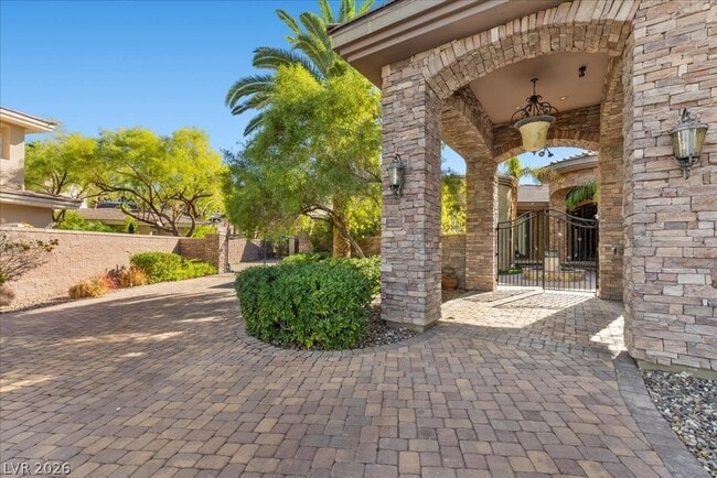 Building Photo - 514 Mandalay Ct